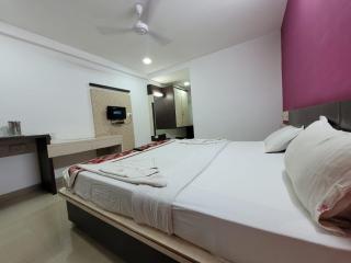 Sandesh Resort - Wai - 3