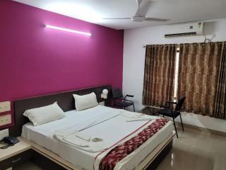 Sandesh Resort - Wai - 4