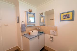 Shabby Chic Shack - 2 bedroom Beach Cottage - 2