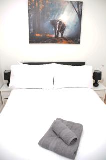29EW Dreams Unlimited Serviced Accommodation- Staines - Heathrow - Stanwell - 5