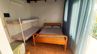 Ramo's Cozy Beachside Haven with Panoramic Views - 2nd - Vlorë - 6
