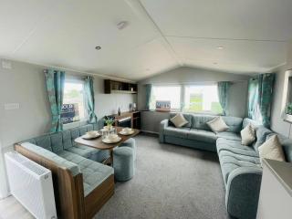 Community Wishes Retreat - Butlins Passes Included - Lincolnshire - 9