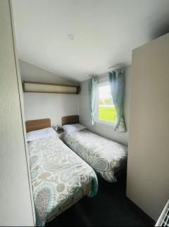 Community Wishes Retreat - Butlins Passes Included - Lincolnshire - 8