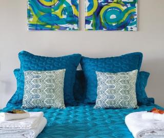 1-bedroom unit with balcony and ocean views! - Smiths Beach - 4