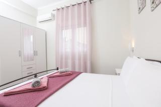Dellis House - 5