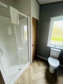 Mulberry Lodge with Hot Tub - York - 9