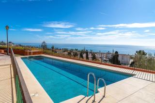 Adosado con vistas al mar desde la piscina con BBQ - Vélez-Málaga - 0