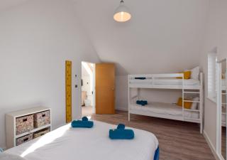 Beach House - Northam - 2