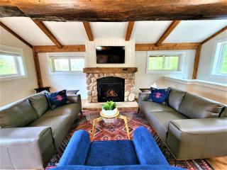 Beachside-HotTub-Fireplace-Authentically Northern - Traverse City - 4