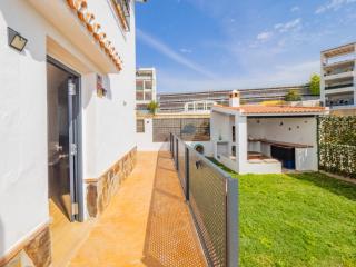 Cubo's Hostal William's Sunny 5 with Breakfast - Torre de Benagalbón - 1