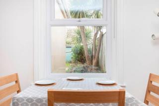 BOURNECOAST - Lovely Two Bedroom VICTORIAN HOLIDAY HOME - GARDEN - WIFI - HB8500 - Bournemouth - 1