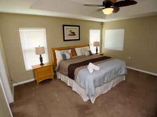 Overlooking The Golf Course, Spacious Interior! - Davenport - 4