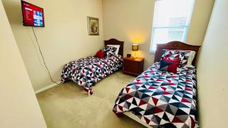 Recently Upgraded Home With Pool, Near Golf! - Davenport - 3