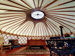 Beautiful Yurt with stunning South Downs views - Graffham - 9