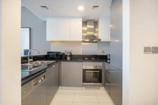 Spectacular Burj Khalifa view service apartment - 2