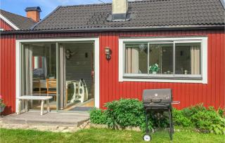 Lovely Home In Bettna With Kitchen - Bettna - 2
