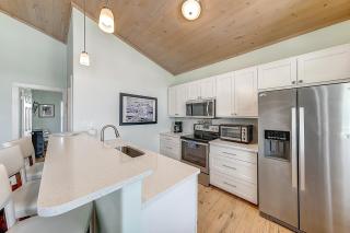 Eskridge Gem Unit B - 1