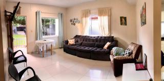 Casa Bignonia Amplio y confortable Ideal para familias con niños y mascotas - Ciudad del Este - 2