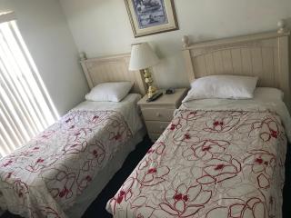 Lucky Landing - Private Heated Pool & Spa - 8