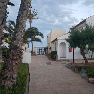 APT. ENTREMARES 1ª LINEA, WIFI, SMART TV - Roquetas de Mar - 8