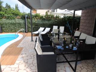Welcoming Villa in Vantačići with Pool and Sea View - Vantačići - 3