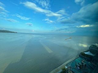 KWRC Imperium Residence Seaview Beachfront - Kuantan - 4