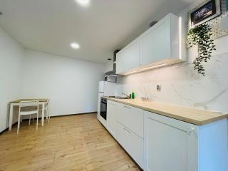 Red app by Alex Rafel, close to the bus station - 7