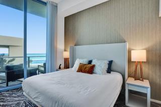 Oceanfront Condo Direct Ocean & Beach Club Access - Hollywood - 3