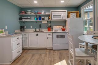 Below Deck Beach House Walk to the Ocean! - 3