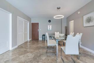 Ocean View Modern Condo Beach Access 11M - Hollywood - 4