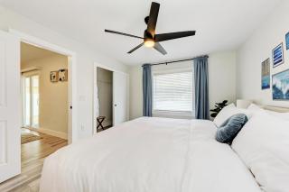 King Bed & Patio, Minutes to the Beach - 2