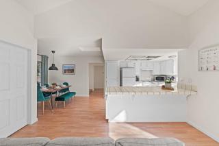 Delightful 4BR Home Nr Downtown Reno w Fireplace - 8