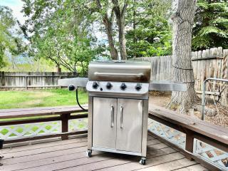 Reno 4BR Family Home · Outdoor Spring Getaway - 3