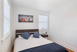 Modern Colonial 3BR 2BA House 5m to DC & DCA, by CozySuites - Alexandria - 3
