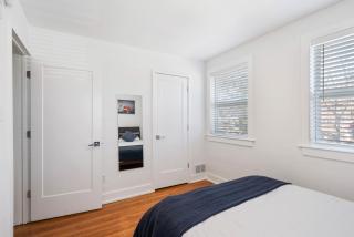 Modern Colonial 3BR 2BA House 5m to DC & DCA, by CozySuites - Alexandria - 1
