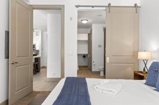 Modern CozySuites on Town Lake waterfront 02 - Tempe - 5