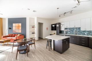 Modern 2BR CozySuites Town Lake Waterfront! - Tempe - 4