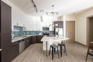 Modern 2BR CozySuites Town Lake Waterfront! - 2