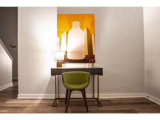 2BR 2BA In The Block by CozySuites! - Indianapolis - 4