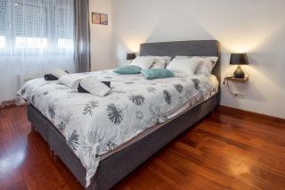 Airy 2-BR Apt w/ Open Layout & Modern Design - 7
