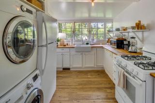 Charming Home Less Than 2 Mi to Downtown Hendersonville! - Hendersonville - 8