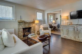 Charming Home Less Than 2 Mi to Downtown Hendersonville! - Hendersonville - 9
