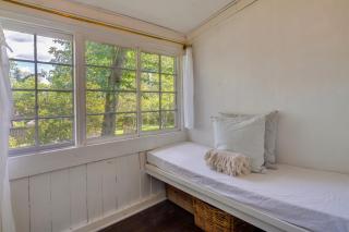 Charming Home Less Than 2 Mi to Downtown Hendersonville! - Hendersonville - 1