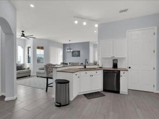 Stunning Newly Renovated Condo, Near Disney - Davenport - 8