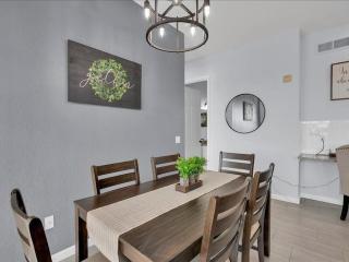 Stunning Newly Renovated Condo, Near Disney - Davenport - 4