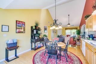 Lake-View Kentucky Getaway with Resort Amenities! - Taylorsville - 1