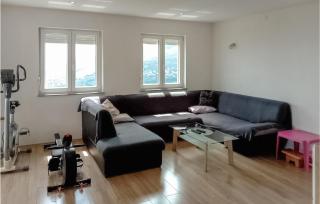 Gorgeous Apartment In Veprinac - 9