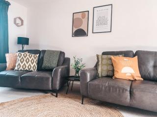 Ty Heol Senni, by Solace Stays - Newport - 1