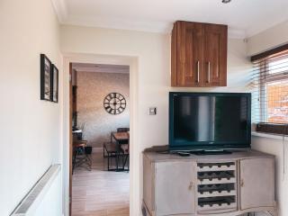 Ty-Fry House, by Solace Stays - 2