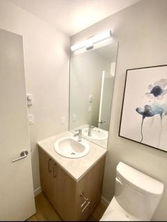 Perfect Brand New Condo Downtown Sidney - Sidney - 2